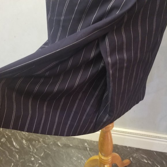 Banana Republic striped Navy mini skirt (X11) - Picture 2 of 8